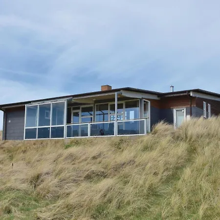 Three-bedroom Holiday In