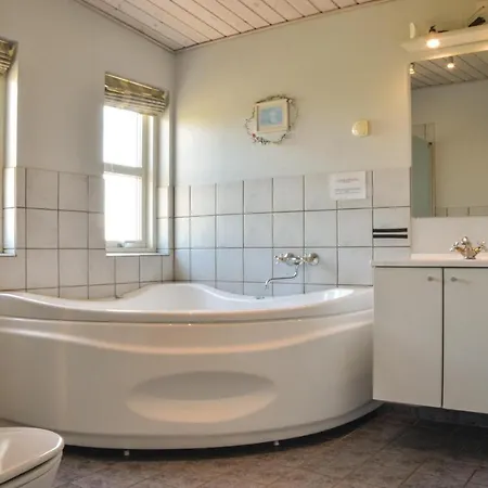 Prázdninový dům Three-bedroom Holiday In *