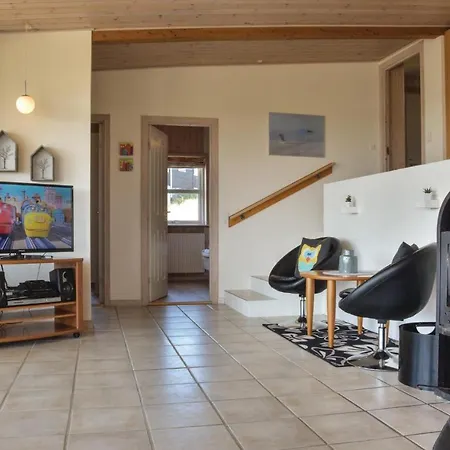 Prázdninový dům Three-bedroom Holiday In *